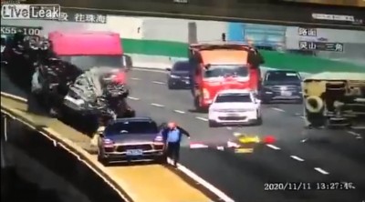 Τρομακτικό ατύχημα με αυτοκίνητο να πέφτει από γέφυρα!