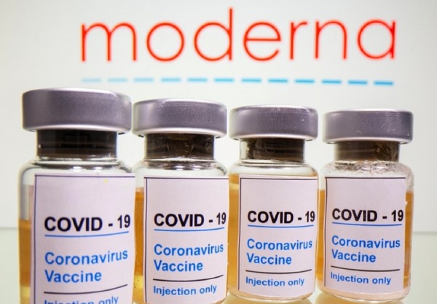 Οι ΗΠΑ μειώνουν στους 5 μήνες το διάστημα της τρίτης δόσης με Moderna από τις πρώτες δύο