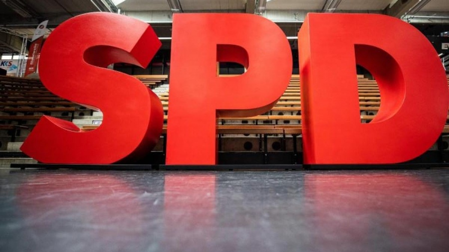 Ο ξέφρενος χορός της κλιμάκωσης – Και το SPD του Scholz υπέρ της χρήσης δυτικών όπλων από την Ουκρανία