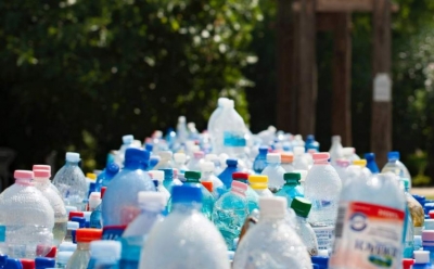 Σχεδόν 26.000 επιπλέον τόνοι πλαστικών αποβλήτων στις θάλασσες, λόγω της πανδημίας