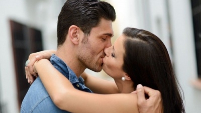 Δεν ρίχνουν εύκολα τα στάνταρ τους οι Ρωσίδες - Θεωρούν καθοριστικό παράγοντα ο άντρας να ξέρει... να φιλάει