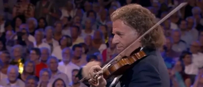 Ο Ολλανδός βιολιστής και το βίντεο - «αντίο» στον Θεοδωράκη με τις εκατομμύρια προβολές