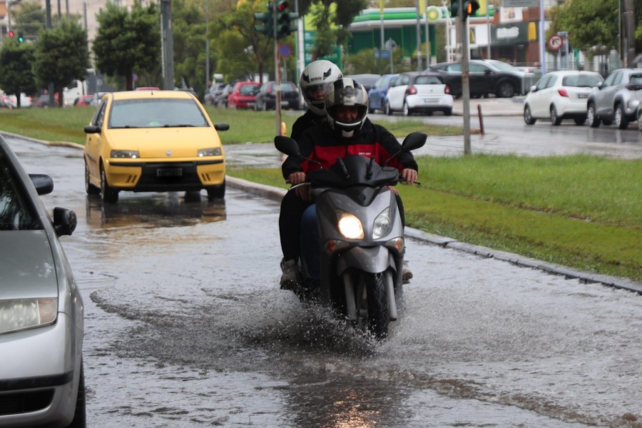 Νερό ενός μήνα έπεσε στην Αττική – Πού θα χτυπήσει η κακοκαιρία τις επόμενες ώρες