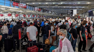 Χάος στα ευρωπαϊκά αεροδρόμια - Ακυρώσεις πτήσεων και συνωστισμός εξαιτίας έλλειψης προσωπικού