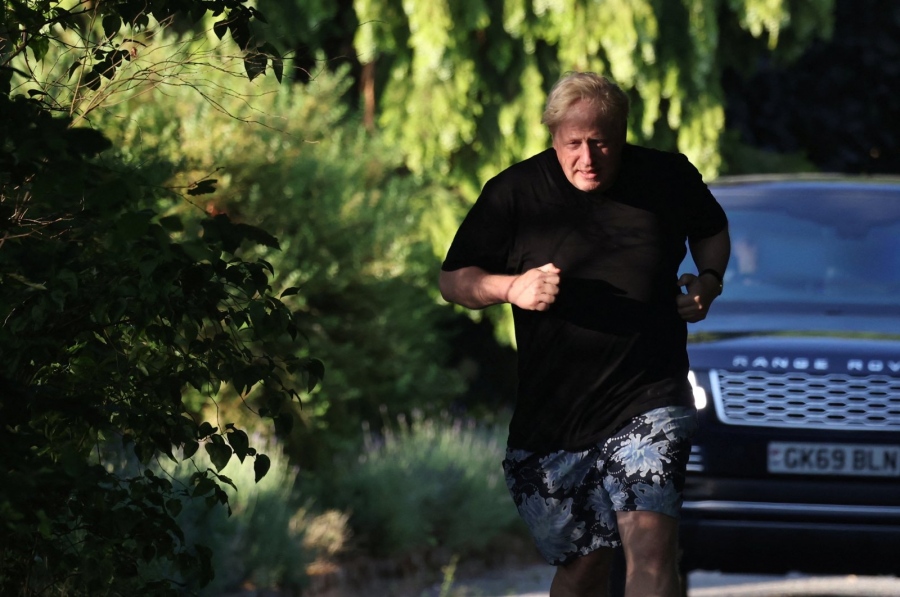 Από πρωθυπουργός ο Boris Johnson... αρθρογράφος της Daily Mail - Επιστρέφει στα παλιά του δημοσιογραφικά λημέρια