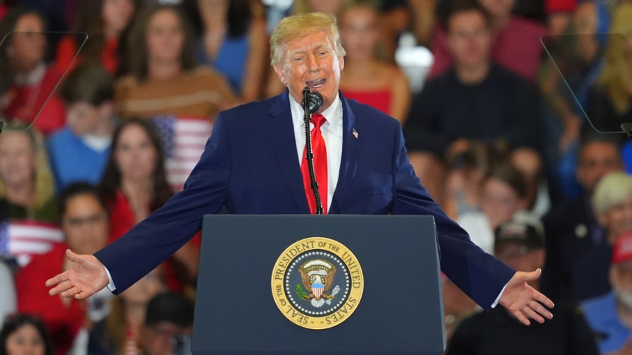 Trump komplikuje diplomatické úsilí s Íránem… s 2 000 mariňáky