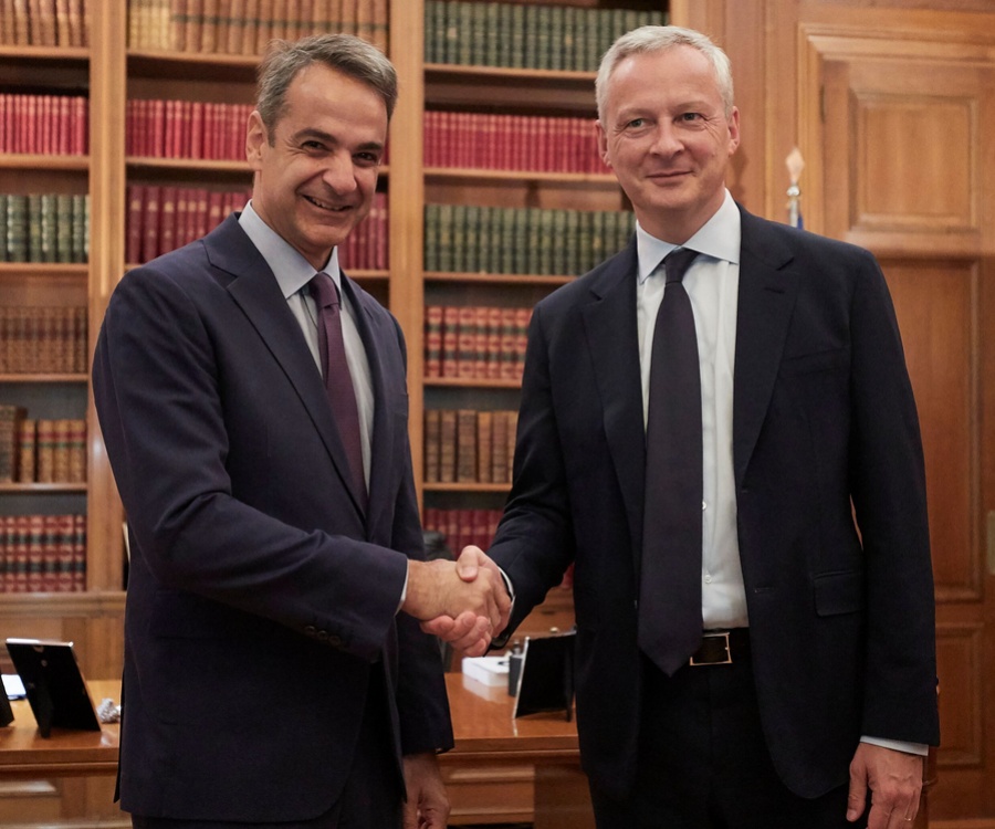 Τα πλεονάσματα στο επίκεντρο της συνάντησης Mητσοτάκη - Le Maire εν όψει επαφών με Merkel, Macron