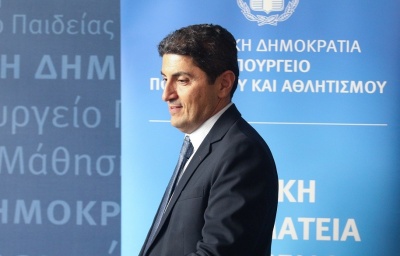 Αυγενάκης: Αναλαμβάνουμε τα έξοδα για την εισαγωγή του οφσάιντ στο VAR