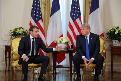 Σύγκρουση Macron - Trump μπροστά στις κάμερες στο περιθώριο της Συνόδου του ΝΑΤΟ