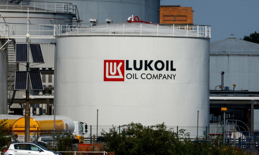 Βαρύ το κλίμα στη Lukoil - Ζητά φορολογική ελάφρυνση και κρατική επιδότηση μετά τη μείωση κερδών από τις κυρώσεις στη Ρωσία
