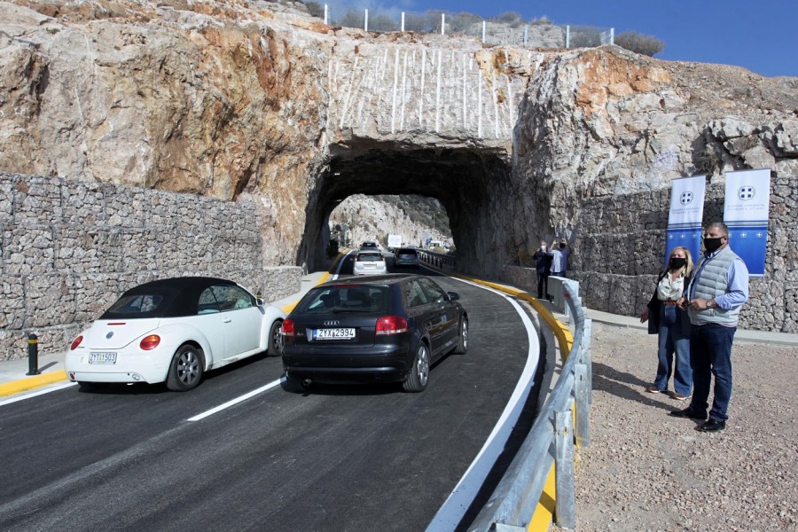 Περιφέρεια Αττικής: Παραδόθηκε στην κυκλοφορία η σήραγγα του Καραμανλή
