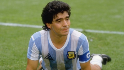 Σε δημοπρασία η «χρυσή μπάλα» που πήρε ο Maradona το 1986
