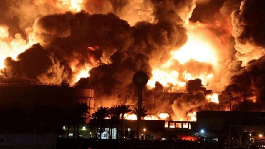 Ανελέητοι βομβαρδισμοί ΗΠΑ-Βρετανίας στην al Hodeidah της Υεμένης με 17 πλήγματα, στο στόχαστρο το λιμάνι Ras Isa