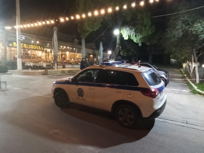 Πυροβολισμοί σε ταβέρνα στη Βάρη - Δύο νεκροί και μια γυναίκα τραυματισμένη