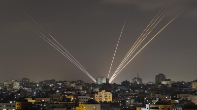 ΝΥΤ: Το Ιράν εκτόξευσε 185 drones και 36 πυραύλους cruise κατά του Ισραήλ