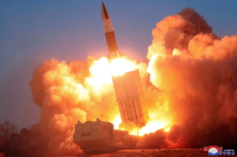 Νέα εκτόξευση βαλλιστικών πυραύλων από τη Βόρεια Κορέα