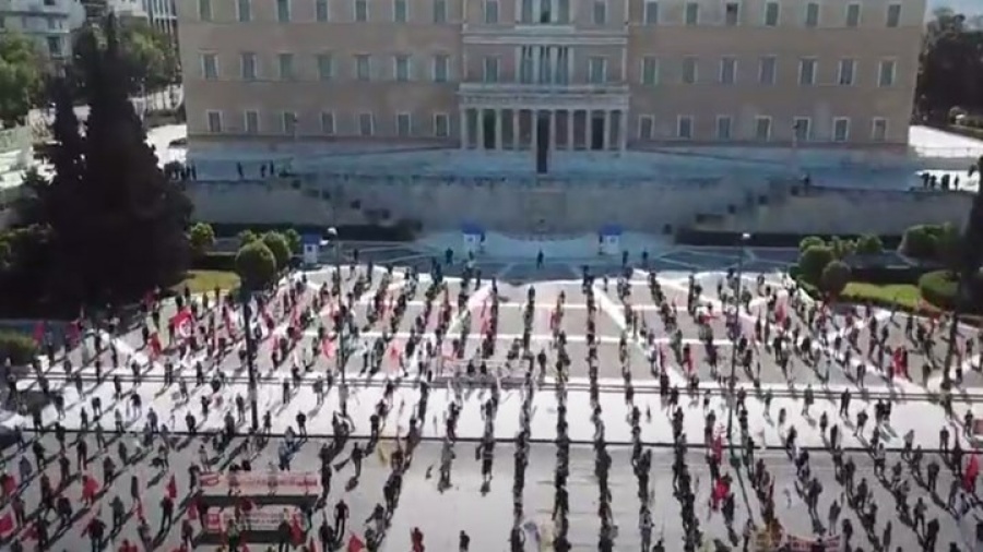 Εντυπωσιακή διαδήλωση του ΠΑΜΕ για την Πρωτομαγιά σε εποχή κορωνοϊού - Κουτσούμπας: Το βλέμμα όλων στραμμένο στην επόμενη ημέρα