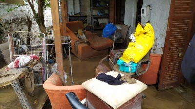 Εικόνες καταστροφής από τη νεροποντή στην Ευκαρπία