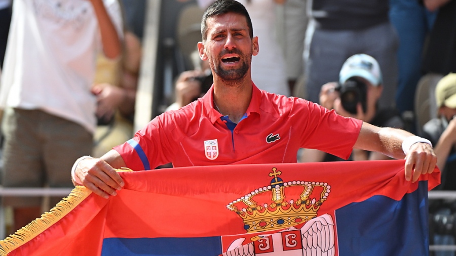 Και επίσημα μόνιμος κάτοικος της Αθήνας ο Νovak Djokovic – Το τένις με τον γιο του στο Καβούρι