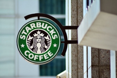 Starbucks: «Κραχ» 10% στη μετοχή μετά την υποχώρηση κερδών το β' οικονομικό τρίμηνο