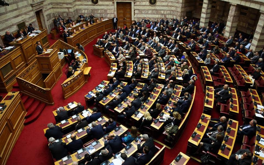 Boυλή: Ψηφίστηκε επί της αρχής το σχέδιο νόμου που αλλάζει το πλαίσιο των δημοσίων συμβάσεων
