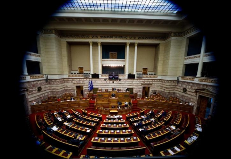 Βουλή: Πρόταση Μητσοτάκη για συζήτηση στην Ολομέλεια του πορίσματος για τη λίστα Πέτσα