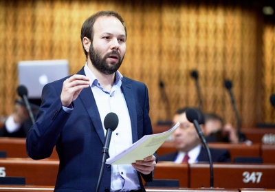 Ψυχογιός (ΣΥΡΙΖΑ): Για την κυβέρνηση τα ισχυρά εργασιακά δικαιώματα για όλους είναι απαγορευτικά