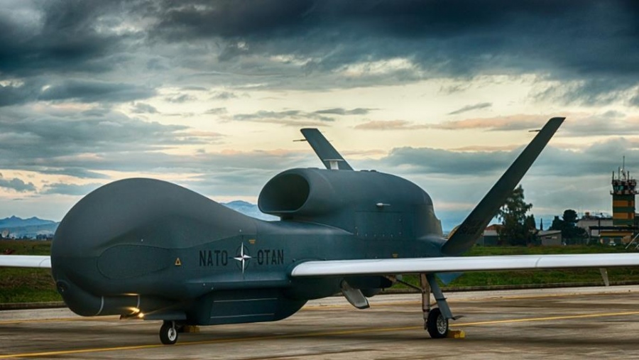 Συναγερμός στο ΝΑΤΟ - Το αναγνωριστικό drone RQ-4D Phoenix εξέπεμψε σήμα κινδύνου στη Βαλτική - Φόβοι για ρωσική επίθεση