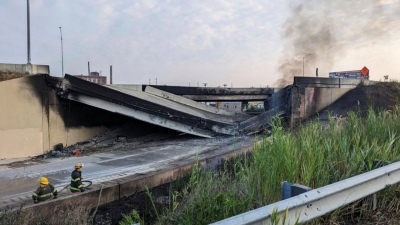 ΗΠΑ: Κατέρρευσε ο γνωστός αυτοκινητόδρομος Ι - 95 στη Φιλαδέλφεια από... φωτιά σε βυτιοφόρο