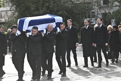 Το τελευταίο αντίo στην Πριγκίπισσα Ειρήνη: Πλήθος κόσμου, σύσσωμη η οικογένεια Ντε Γκρες και εκπροσώπηση της κυβέρνησης από βουλευτή - έκπληξη