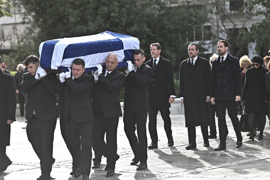 Το τελευταίο αντίo στην Πριγκίπισσα Ειρήνη: Πλήθος κόσμου, σύσσωμη η οικογένεια Ντε Γκρες και εκπροσώπηση της κυβέρνησης από βουλευτή - έκπληξη