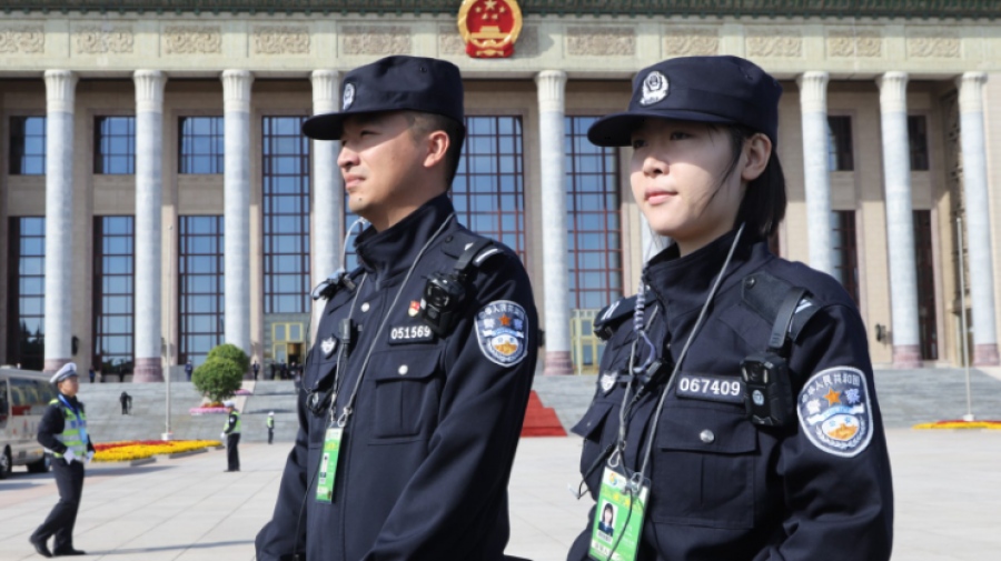 Κινέζος συνελήφθη γιατί δοκίμαζε τον «ορό της αλήθειας» σε συνάδελφό του