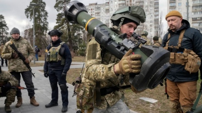 Το κακομαθημένο παιδί της Δύσης: Η Ουκρανία θέλει νέα στρατιωτική βοήθεια από την ΕΕ «εδώ και τώρα»