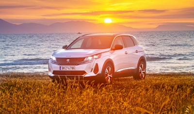 Δοκιμάζουμε το σούπερ υβριδικό Peugeot 3008 Hybrid4