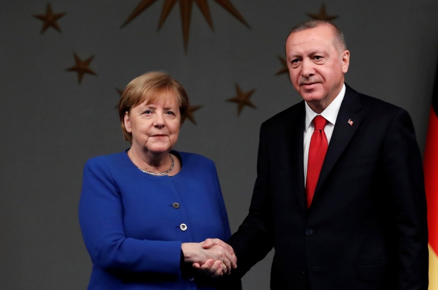 Ενώ ο Μητσοτάκης συμφωνεί για πράσινο διαβατήριο με το Ισραήλ, ο Erdogan συνομιλεί με την Merkel για deal 25-26/3