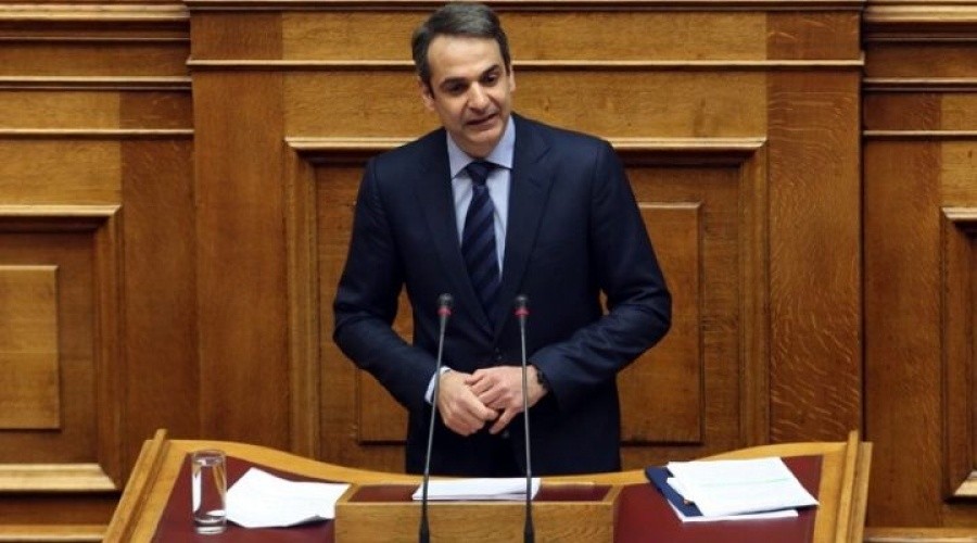 Aνέβηκαν οι τόνοι στη Βουλή παρά το ότι ο Μητσοτάκης έκλεισε τα εκλογικά σενάρια