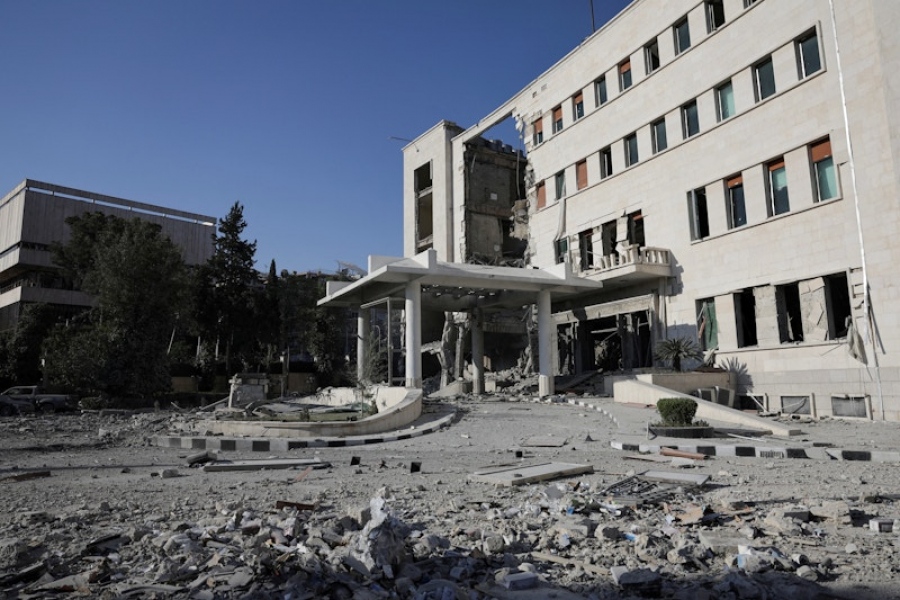 Πέντε νεκροί και τουλάχιστον 34 τραυματίες από τους ισραηλινούς βομβαρδισμούς στη Συρία