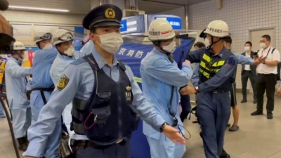 Ιαπωνία: Τουλάχιστον 15 τραυματίες από την επίθεση νεαρού με μαχαίρι και υδροχλωρικό οξύ σε τρένο