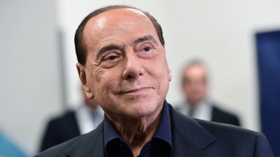 Ιταλία: Συγκρατημένη αισιοδοξία για τον Berlusconi που νοσηλεύεται με κορωνοϊό