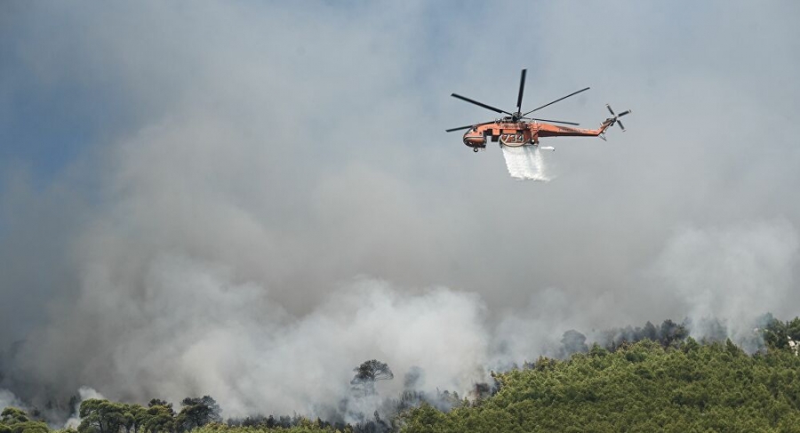 Νέα φωτιά περιμετρικά του Βόλου, απειλεί κατοικημένες περιοχές