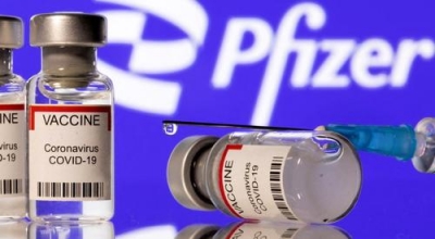 Ο FDA δημοσίευσε περαιτέρω λεπτομέρειες για τις ανεπιθύμητες παρενέργειες που προκαλεί το εμβόλιο Pfizer
