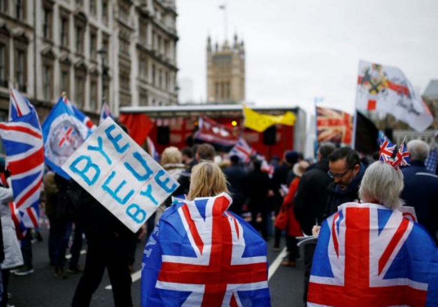 Διχασμένος ο βρετανικός Τύπος μετά το Brexit – Τι αναφέρει