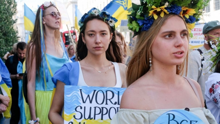 Καταρρέει δημογραφικά η Ουκρανία - Σκέψεις για απαγόρευση εξόδου από τη χώρα των νεαρών γυναικών