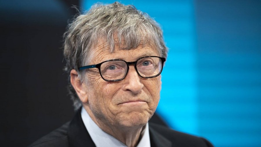 Bill Gates - Κορωνοϊός: Δίνουμε δισεκατομμύρια για εμβόλια και μετά λένε προσπαθείτε να βγάλετε λεφτά