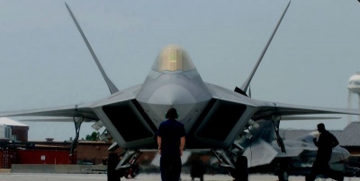 Κάτι ετοιμάζεται… - Οι ΗΠΑ στέλνουν 12 F-22 στη Μέση Ανατολή μετά τα F-35 και τα F-16