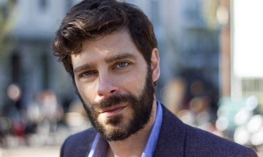 Διεθνής Τύπος: Ιστορικός ανασχηματισμός στην Ελλάδα με ομοφυλόφιλο υπουργό