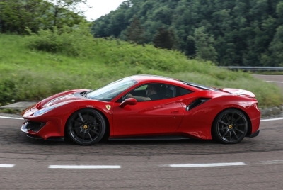 Βούλα: Αυτή ήταν η Ferrari των 300.000 ευρώ που οδήγησε στον θάνατο, τον άτυχο Τζώρτζη Μονογυιό