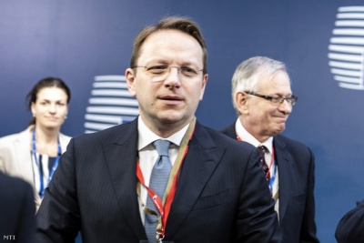 Varhelyi (ΕΕ): Κάλεσε την αντιπολίτευση της Σερβίας να επιστρέψει στη βουλή και να συμμετάσχει στις εκλογές