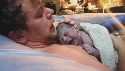 Τρανς άνδρας… γέννησε το μωρό του - Tο μωρό μου θα αποφασίσει το φύλο του στην κατάλληλη ηλικία