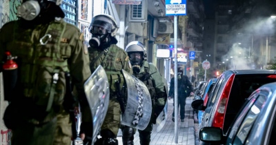 Οπαδική βία: Πολεμικό κλίμα για τα κυβερνητικά μέτρα (11/12) - Ποινική δίωξη στον 18χρονο για τον τραυματισμό του αστυνομικού
